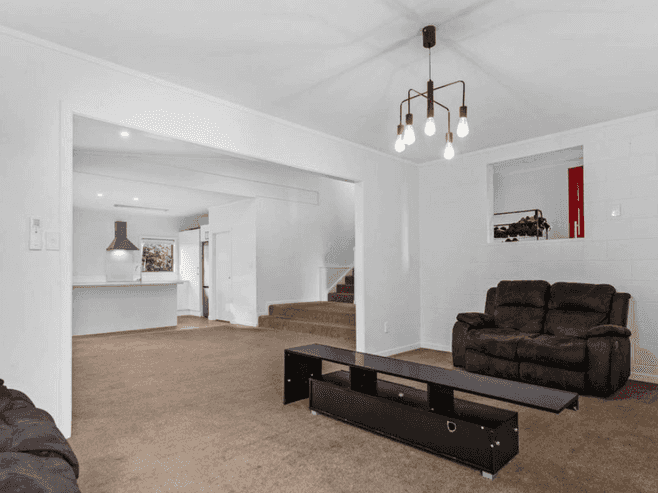 192 Henderson Valley Road, Henderson