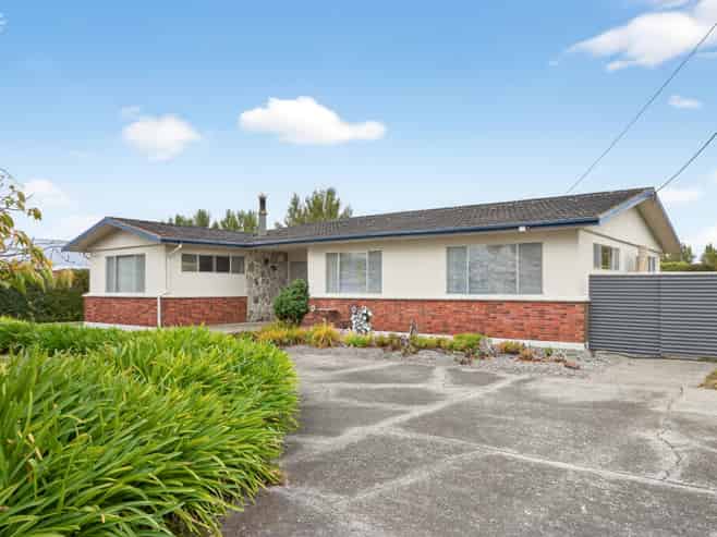 36 Costley Street, Carterton