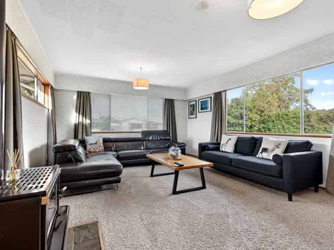 36 Costley Street, Carterton