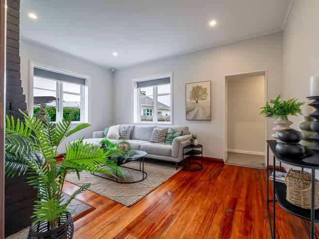 7A Nathan Place, West End