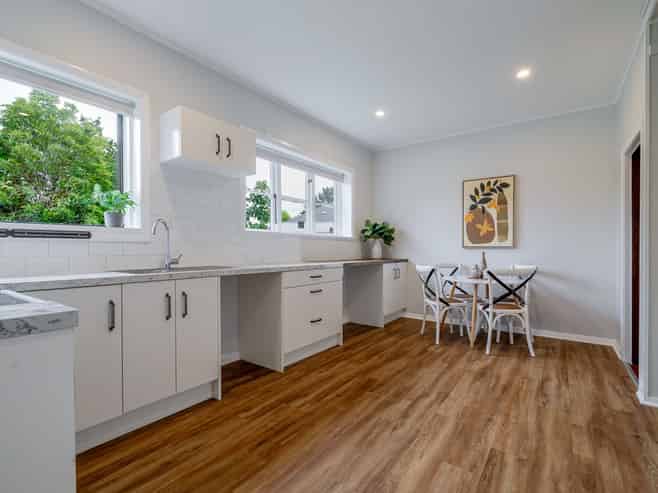 7A Nathan Place, West End