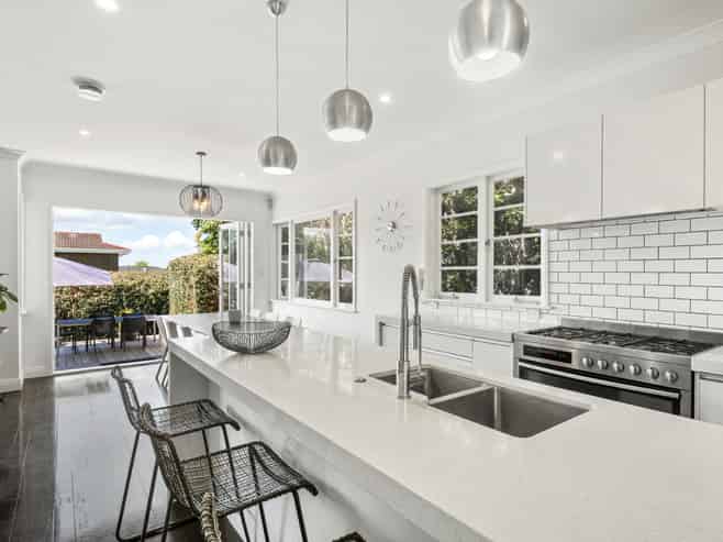 64 Lloyd Avenue, Mount Albert