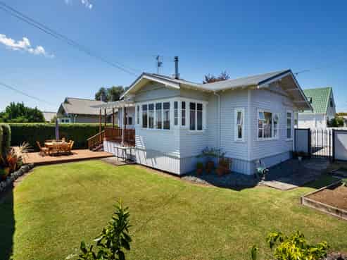 15 Maybeck Road, Mount Albert