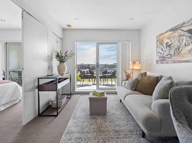 D6/60 Masons Road, Oteha