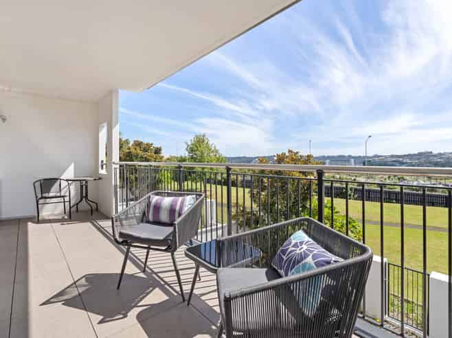 D6/60 Masons Road, Oteha