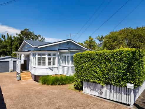 7 Thomas Avenue, Mount Albert