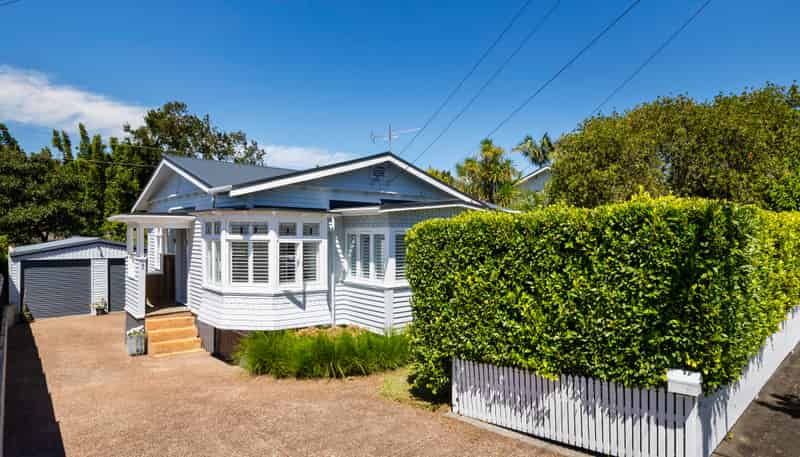 7 Thomas Avenue, Mount Albert