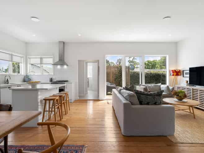 42 Fontenoy Street, Mount Albert