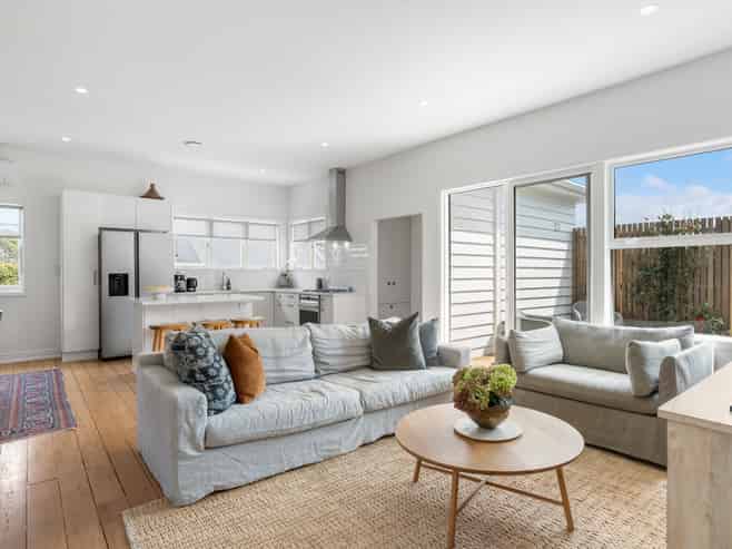 42 Fontenoy Street, Mount Albert