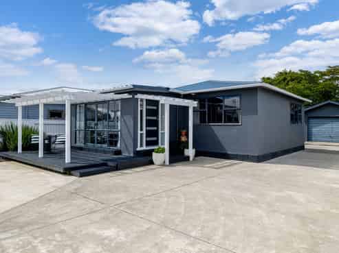 486 Tremaine Avenue, Takaro