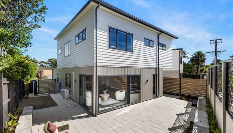 15 Schnapper Rock Road, Greenhithe