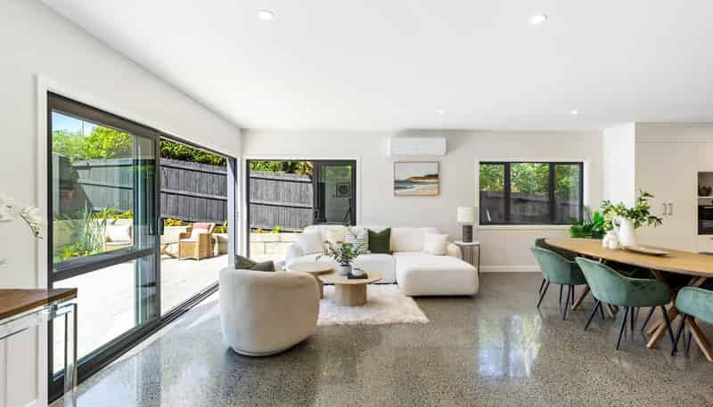 15 Schnapper Rock Road, Greenhithe