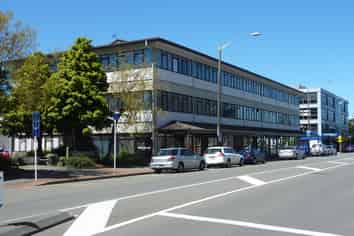 Ground Floor Professional Offices opp. Queensgate