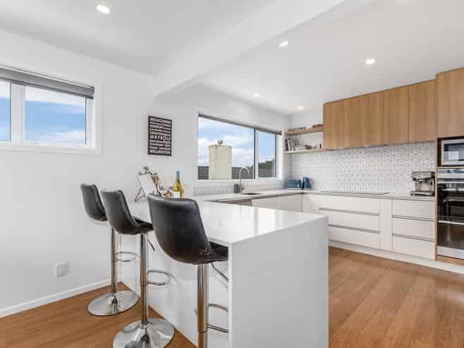 118 Kahu Road, Paremata