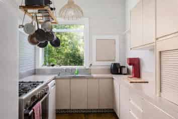 9 Cheeseman Road, Inner Kaiti