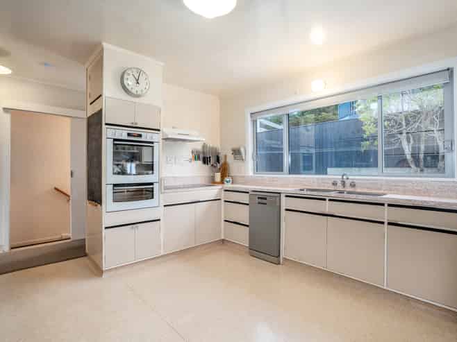 2 Rondane Place, Tirohanga