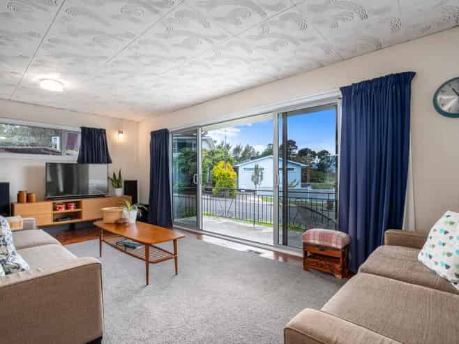 2 Rondane Place, Tirohanga