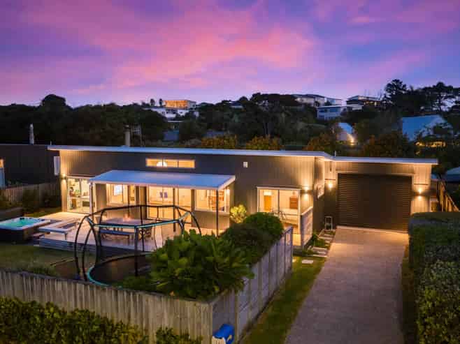 56 Seabreeze Road, Mangawhai Heads