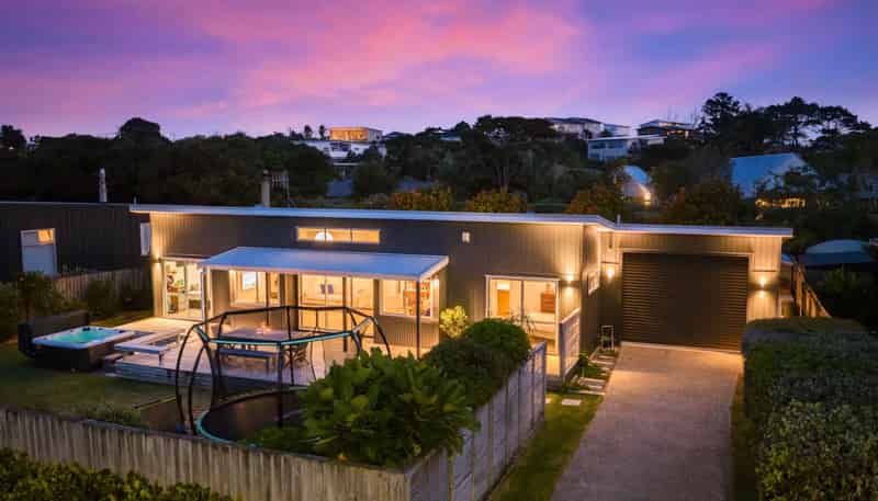 56 Seabreeze Road, Mangawhai Heads