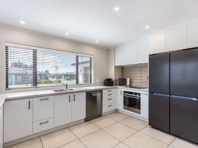 35 Noumea Drive, Rangatira Park