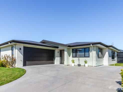 35 Noumea Drive, Rangatira Park