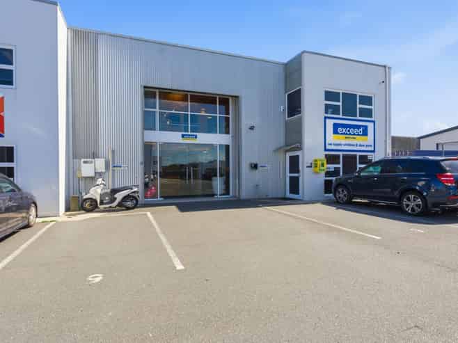 Sublime industrial office and warehouse