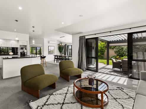 14 Arbuckle Road, Frimley