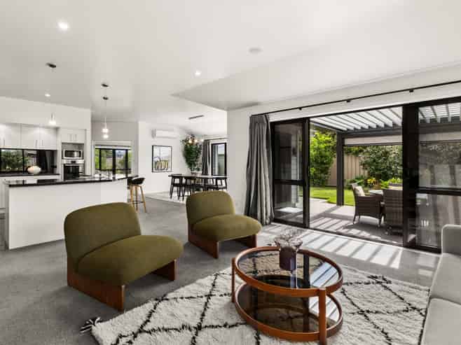 14 Arbuckle Road, Frimley