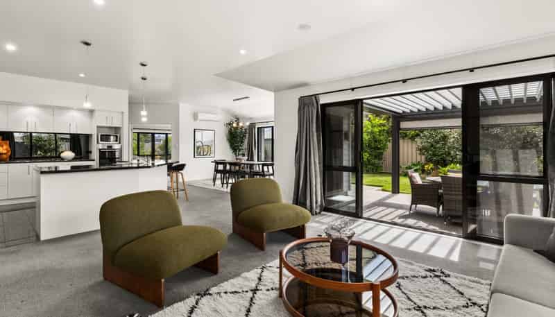 14 Arbuckle Road, Frimley