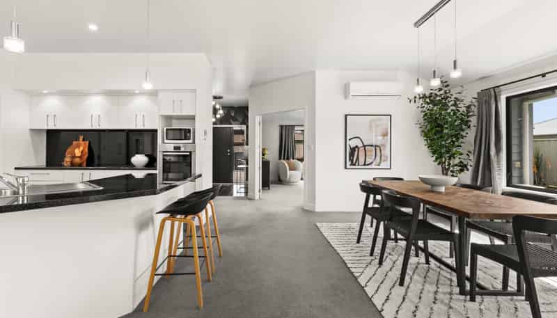 14 Arbuckle Road, Frimley