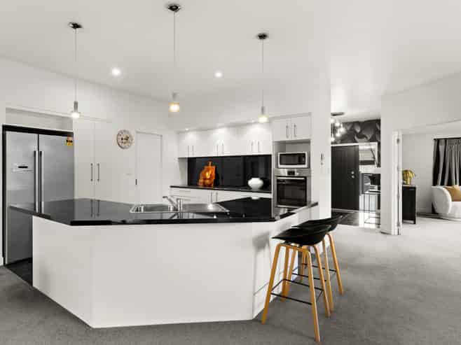 14 Arbuckle Road, Frimley