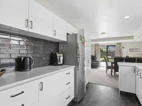 6 Tilburn Street, Halfway Bush