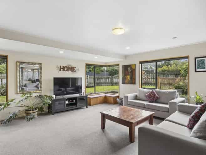 6 Tilburn Street, Halfway Bush