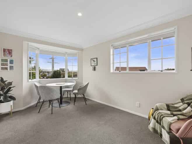 515 Highgate, Roslyn