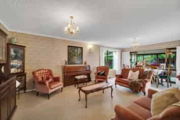 287 Avonhead Road, Avonhead