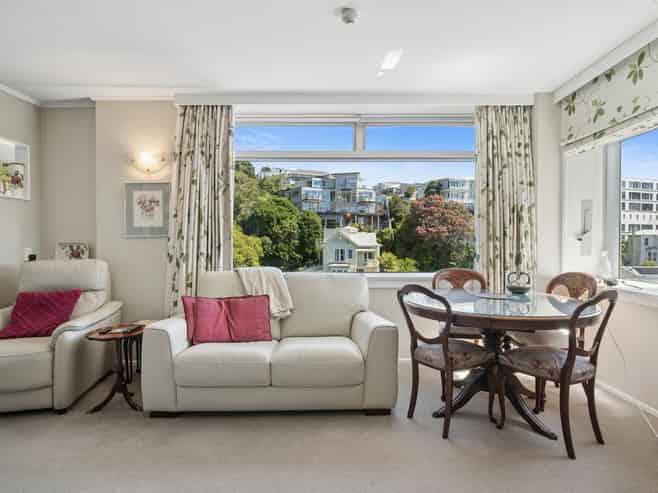 11E/20 Oriental Terrace, Oriental Bay