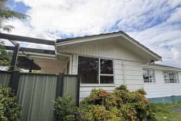 26 Sunline Avenue, Massey