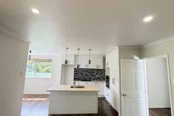 26 Sunline Avenue, Massey