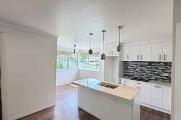 26 Sunline Avenue, Massey