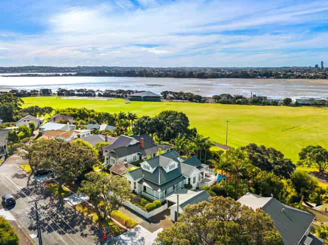 46 Waterview Road, Devonport