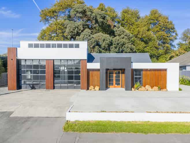Stylish Multi Use Industrial + Refurbished house 