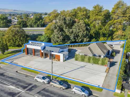 Stylish Multi Use Industrial + Refurbished house 