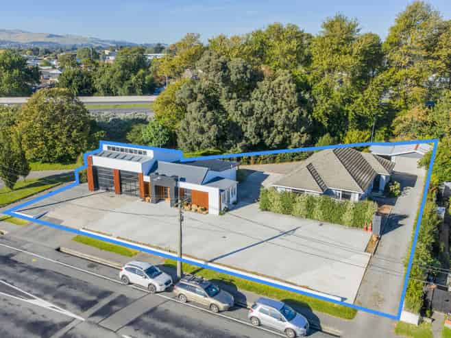 Stylish Multi Use Industrial + Refurbished house 