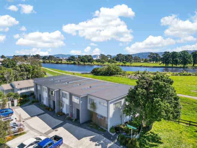 8 Harena Way, Moera