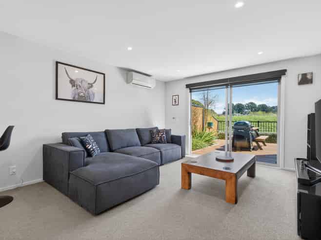 8 Harena Way, Moera