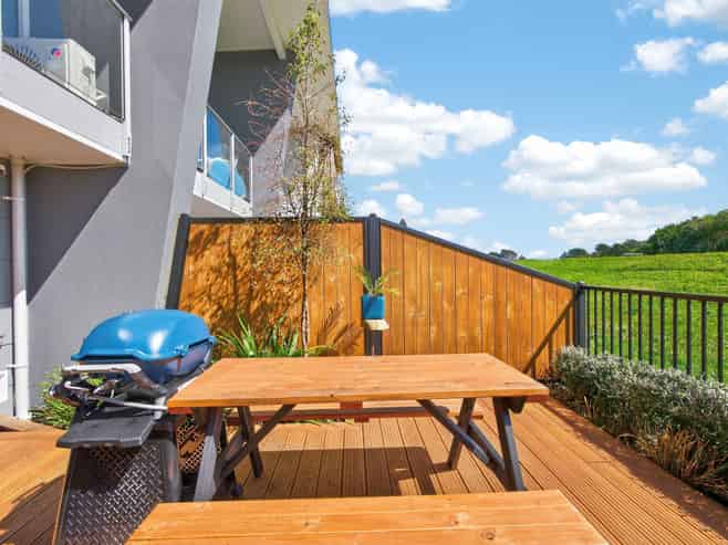 8 Harena Way, Moera
