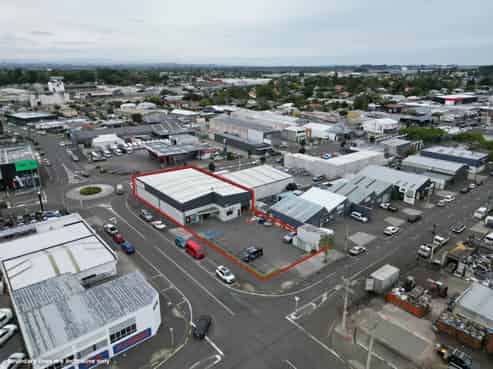 Corner site profile on Karamu Road