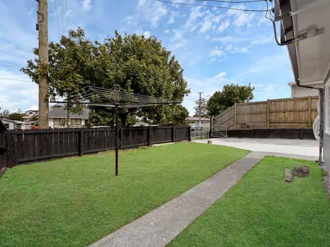 1/116 Beaumonts Way, Manurewa
