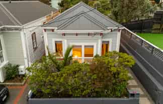 66 Te Wharepouri Street, Berhampore