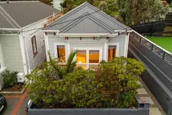 66 Te Wharepouri Street, Berhampore